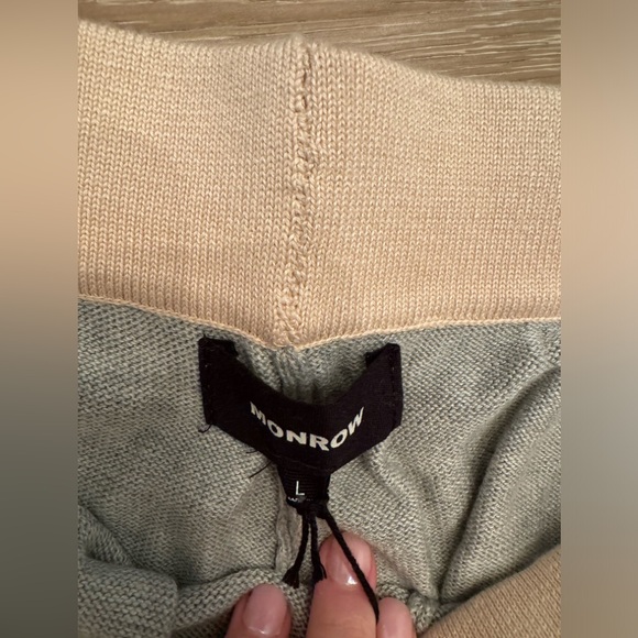 Monrow Large Joggers. ⚡️💗 - Picture 4 of 4